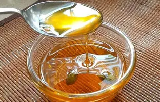 طرز تهیه شربت بار حرفه ای و براق برای انواع شیرینی و کیک + نکات مهم