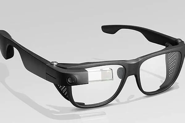  گوگل از عینک هوشمند جدید خود با قابلیت ترجمه زنده و پشتیبانی از زبان فارسی رونمایی کرد! + ویدئو