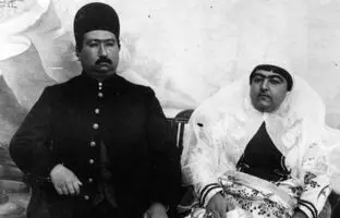  «محمدعلی شاه و همسرش» در دوران تبعید در روسیه؛ سال 1289 + تصویر