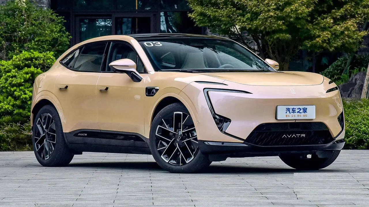 راهنمای خرید خودرو؛ شاسی بلند لوکس طراح ایرانی در سه مدل به ایران رسید/ این خودروی وارداتی آینه بغل ندارد!