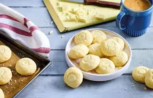 خوشمزه بپزید؛ طرز تهیه کوکی توت سفید