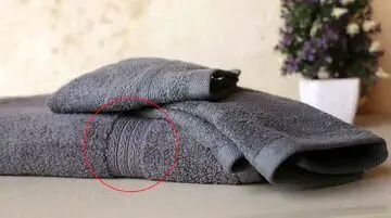 دلیل وجود این خط‌های عجیب روی حوله‌ چیست؟