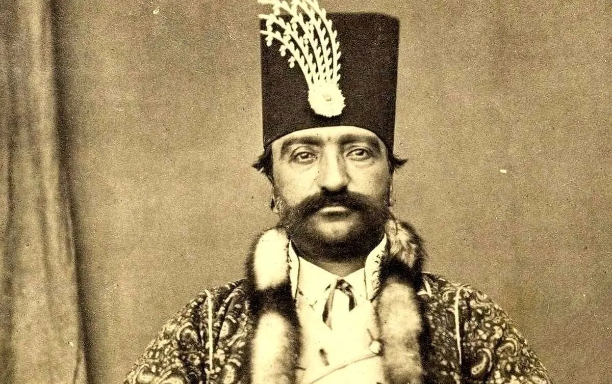 عکسی تاریخی از استقبال مردم اراک از ناصرالدین شاه | ماجرای ۱۰۰ کالسکه و استقبالی افسانه‌ای از شاه قاجار