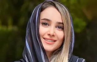استایل به سبک سلبریتی‌ها؛ استایل دخترانه با وست بهاری به سبک الناز حبیبی