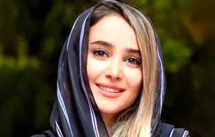 استایل به سبک سلبریتی‌ها؛ استایل دخترانه با وست بهاری به سبک الناز حبیبی