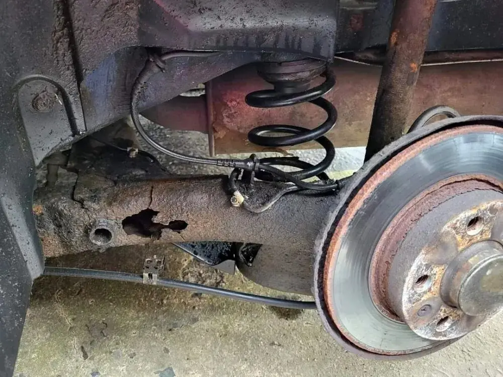 علائم خرابی اکسل خودرو