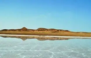 پدیدار شدن دریاچه در دل کویر مرنجاب + ویدئو