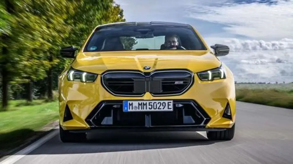 تحفه‌ای که ب ام و روانه بازار کرده است؛ یک ام ۵ همه چیز تمام! + تصاویر