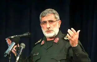 گریه های سردار قاآنی در مراسم استقبال از پیکر شهید نیل فروشان+ ویدئو