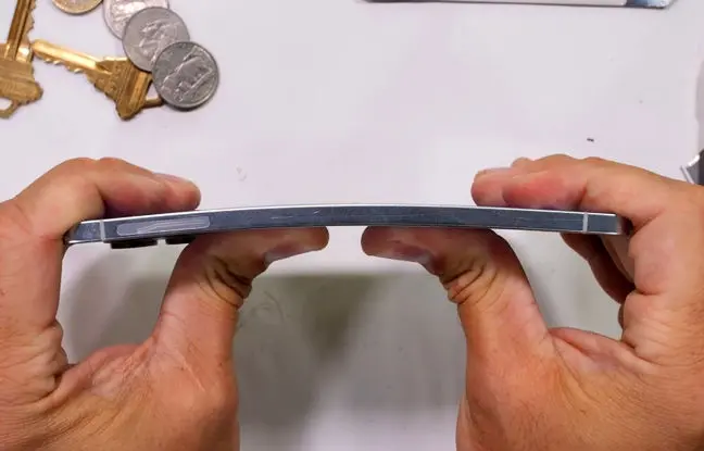  آیا Galaxy S25 Edge در تست مقاومت جان سالم به در می‌برد؟ + ویدئو