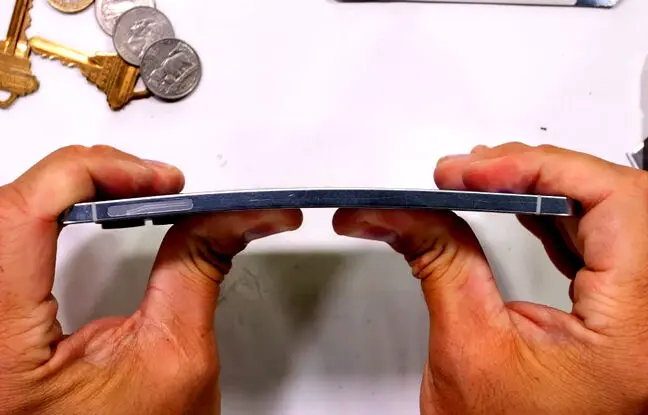  آیا Galaxy S25 Edge در تست مقاومت جان سالم به در می‌برد؟ + ویدئو