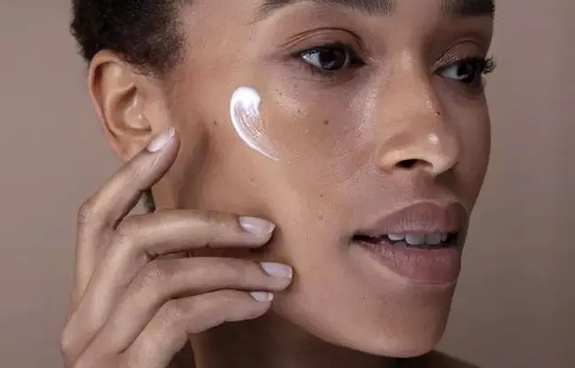 ۷ ترفند عجیب آرایشی در تیک‌تاک که واقعاً جواب می‌دهند