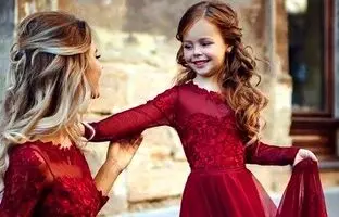 استایل‌های مادر و دختری خاص برای تحویل سال؛ کم هزینه اما شیک!