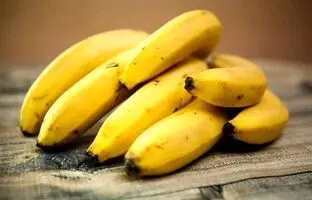 چرا برخی با خوردن موز سردرد می‌گیرند؟