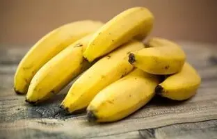 چرا برخی با خوردن موز سردرد می‌گیرند؟