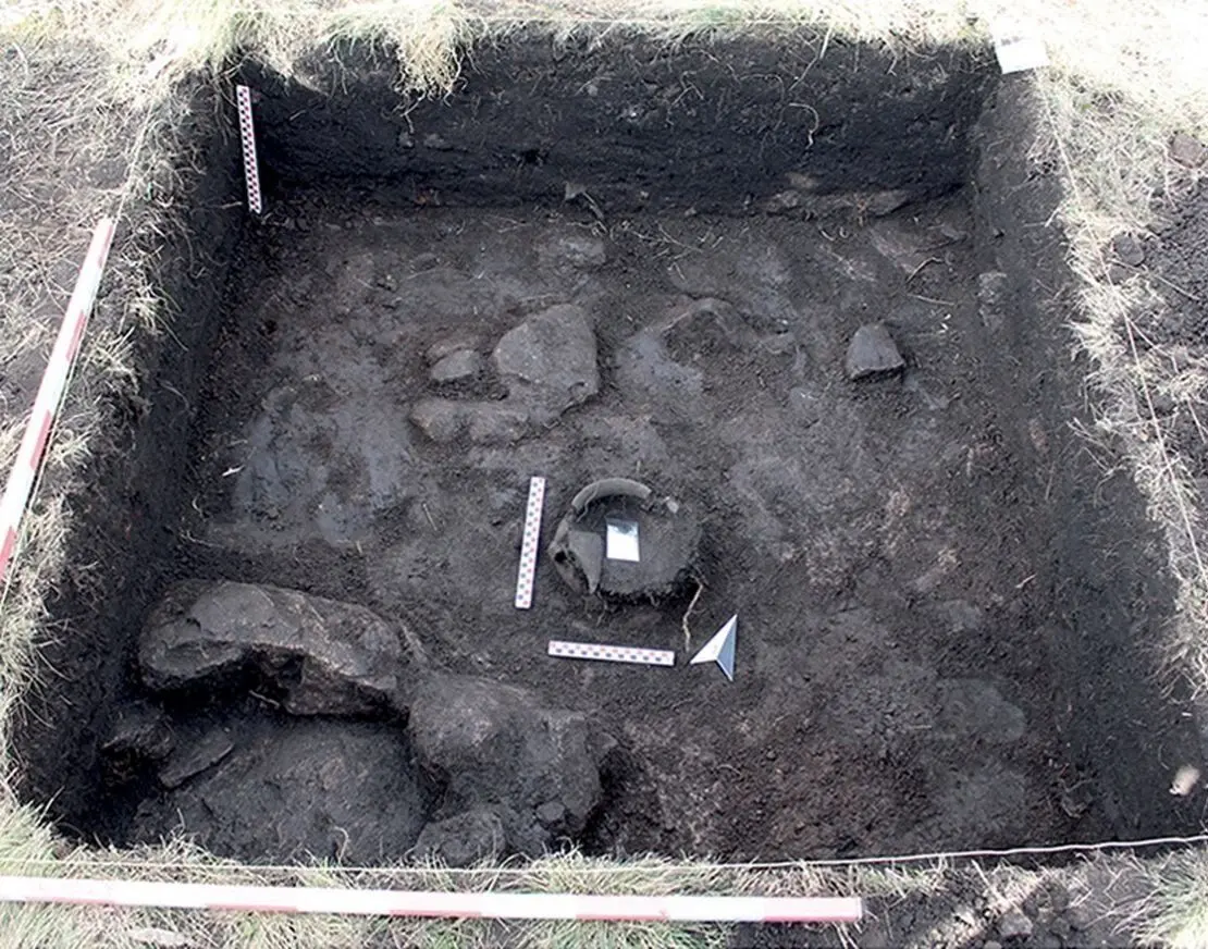 کشف ابزارهای فلزی بعد از ۳ هزار سال از دل تپه آتشفشانی