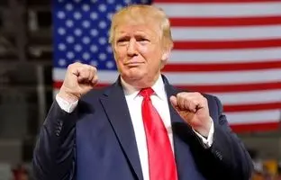 ترامپ، سوپرمن شد + عکس 