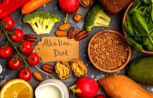 غذاهای مفید و غذاهای مضر برای بیماران سرطانی + ویدئو