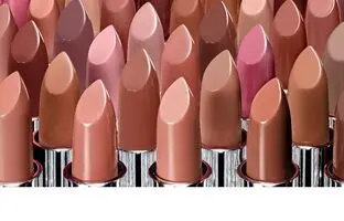 بهترین رژ لب‌ های مخملی برای عید ؛ کدام رنگ مناسب استایل شماست؟