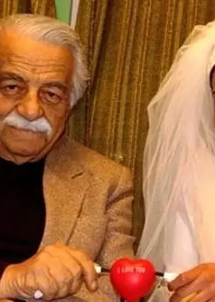  «منوچهر نوذری» در کنار «گوگوش» در برنامۀ رادیویی «صبح جمعه با شما» 