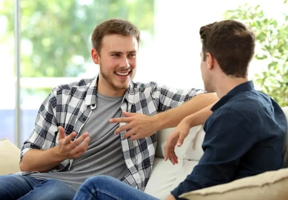 راز افراد جذاب: این ۴ کار ساده را در مکالماتتان تمرین کنید