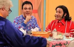  فیلم نذری دادن عمو پورنگ در عزاداری محرم + ویدئو