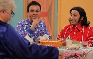  فیلم نذری دادن عمو پورنگ در عزاداری محرم + ویدئو
