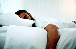  با این ۵ تکنیک وسوسه خواب صبحگاهی را مهار کنید 