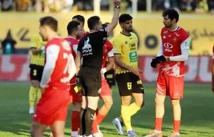 نمایی متفاوت از لحظه اخراج گولسیانی در دیدار پرسپولیس - سپاهان + ویدئو