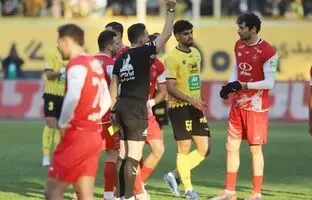 نمایی متفاوت از لحظه اخراج گولسیانی در دیدار پرسپولیس - سپاهان + ویدئو