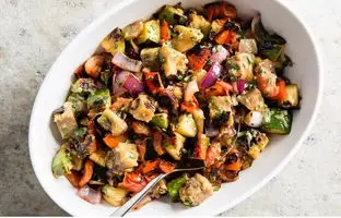 خوشمزه بپزید؛ طرز تهیه سالاد بادمجان رژیمی؛ با سس مخصوص 