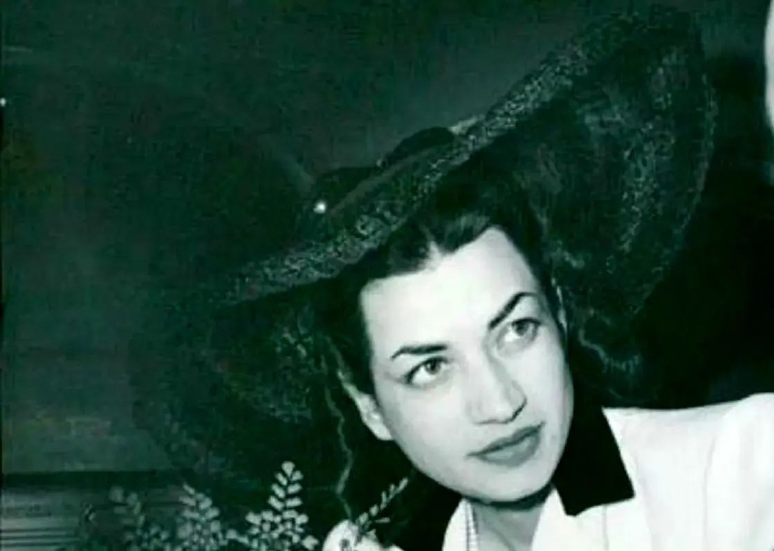 «شهناز، شمس و اشرف پهلوی و رئیس شهربانی»؛ سال 1335+تصویر