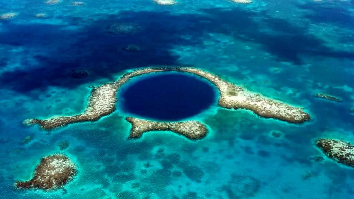 چرا این منطقه از زمین جاذبه کمتری دارد؟ | معمایی که دانشمندان را گیج کرده است!