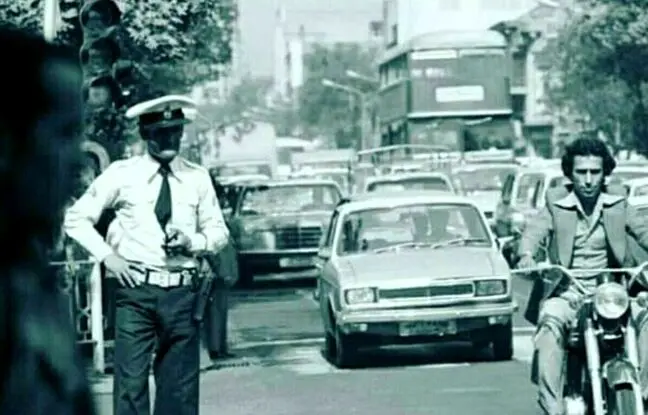 استایل تهرانی‌ها در دهه 50 در میدان ولیعصر + عکس