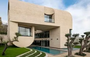 جادوی معمار ایرانی در لواسان؛ "ویلای حیاط مرکز" نمونه ای از یک سازه سطح بالا