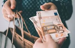 
نفقه زن چیست و چگونه محاسبه می‌شود؟
