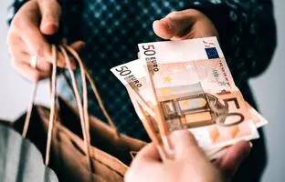 
نفقه زن چیست و چگونه محاسبه می‌شود؟
