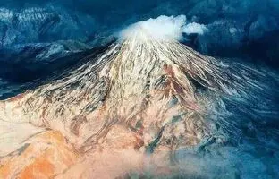فیلمی بسیار زیبا از نوک قله دماوند + ویدئو