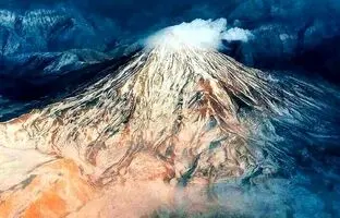 فیلمی بسیار زیبا از نوک قله دماوند + ویدئو