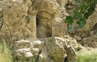 همسفر با منوا به سرزمین اسرارآمیز اورارتوها؛ کتیبه «عین‌الروم» در اشنویه چه می‌گوید؟ 