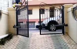 ۵ روش ساده برای باز کردن درب پارکینگ هنگام قطعی برق