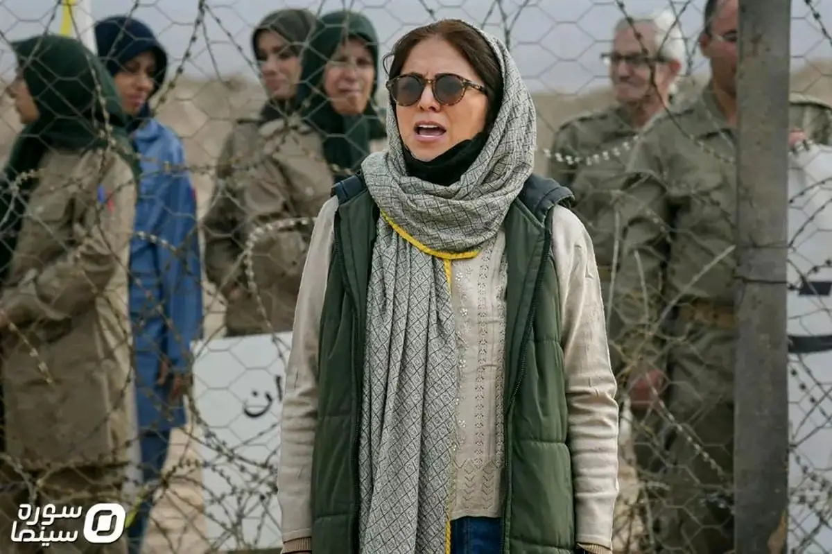 لیلی عاج کیست؟
