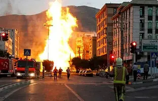 اولین تصاویر از آتش سوزی در بازار آهن تهران + ویدئو