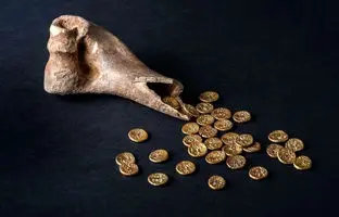  کشف گنج سکّه‌های طلای ۲ هزارساله در «استخوان گاو» 