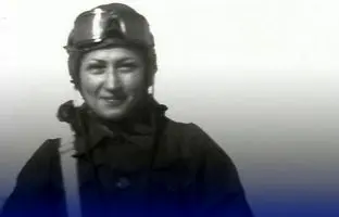  از خیابان سعدی تا آسمان ایران؛ روایت اولین زن خلبان کشور 