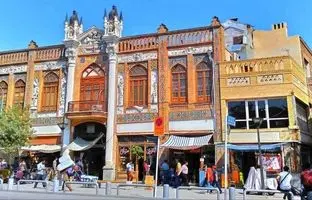 تهرانِ دهه 20 در یک قاب؛ خیابان ناصر خسرو و نمادهای معماری آن دوران 