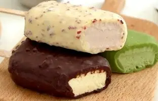 طرز تهیه بستنی مگنوم خانگی در سه طعم متفاوت + ویدئو