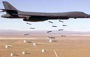 (ویدئو) آماده‌ سازی بمب‌افکن B-1B لنسر برای ماموریتی جدید 