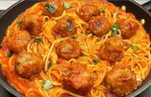 طرز تهیه ماکارونی با کوفته؛ یک غذای ایتالیایی-آمریکایی متفاوت + ویدئو