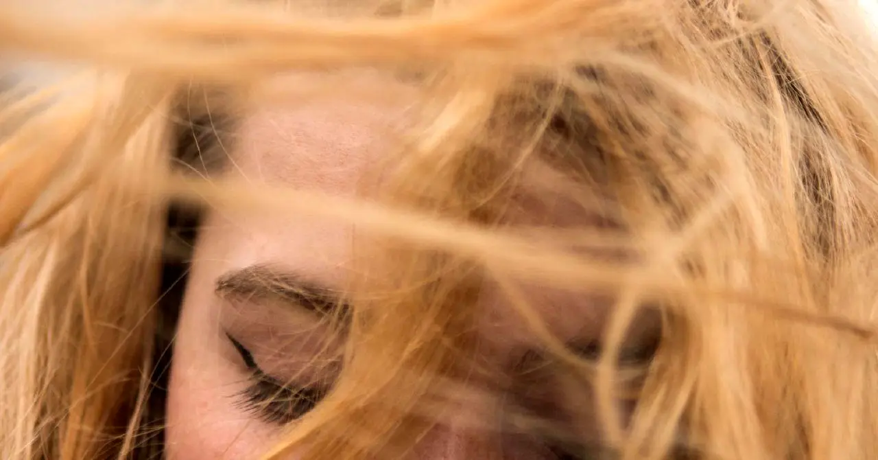 چرا مدام سراغ همان آدمی می‌روید که «دورتان می‌اندازد»؟